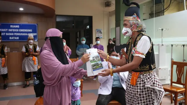 Dinyatakan Sembuh, Ibu dan Anak Pasien Covid-19 di RSBP Batam Pulang ke Rumah
