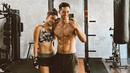 <p>Andrew White bersama sang istri, Nana Mirdad tampil mesra di ruangan senam. (Foto: Instagram/@andrew.white._)</p>