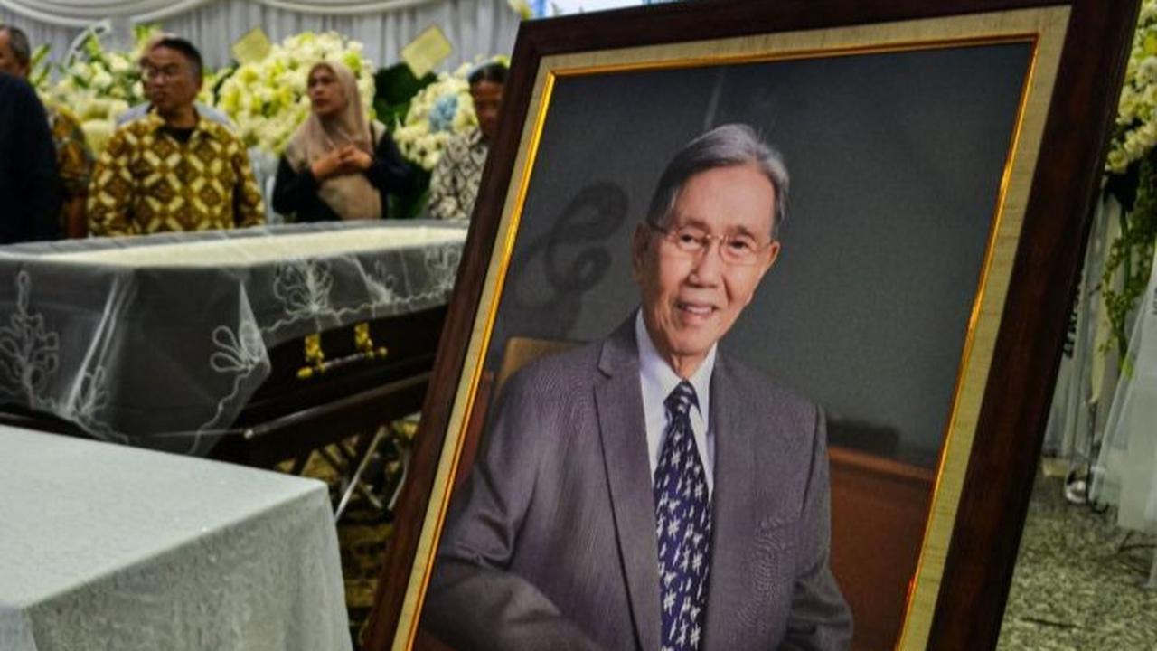 Badan Tegap, Hormat Terakhir Presiden Prabowo buat Kwik Kian Gie