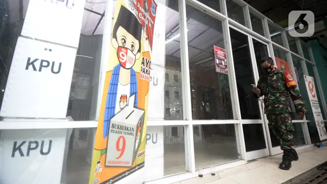 FOTO: Server KPU Pusat Down, Rekapitulasi Suara Pilkada Tangsel Ditunda Sementara