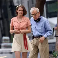 Kristen Stewart saat syuting film Woody Allen. Foto: Twitter (@ThePlaylist)