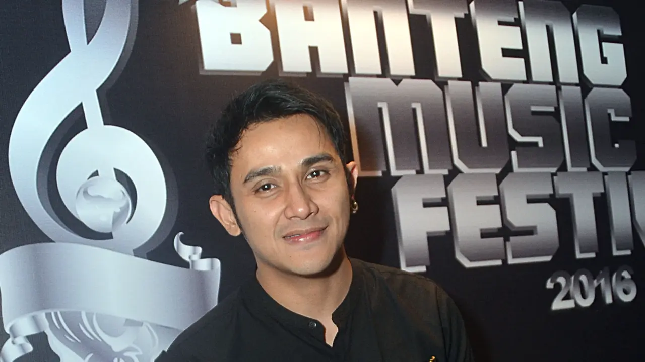 Vicky Nitinegoro