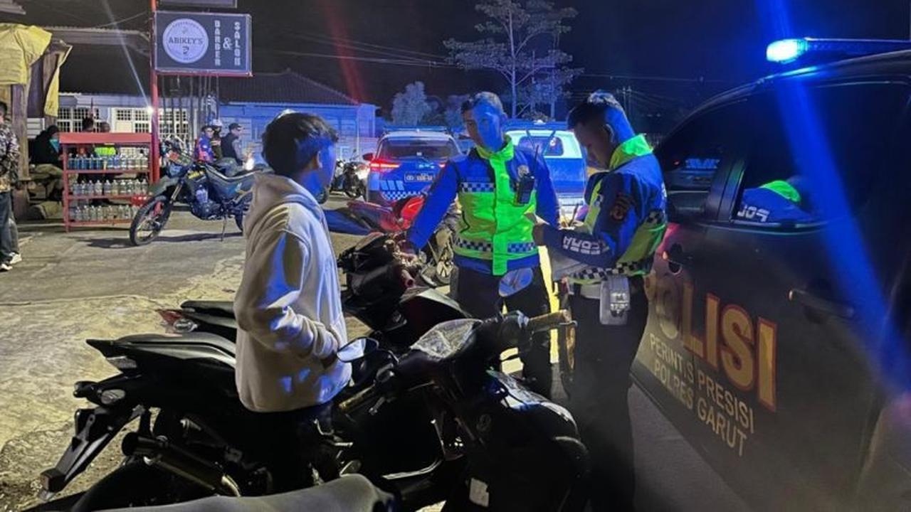 Fakta Unik: Patroli Malam Garut, Sinergi Polisi dan TNI Jaga Keamanan Kota Intan
