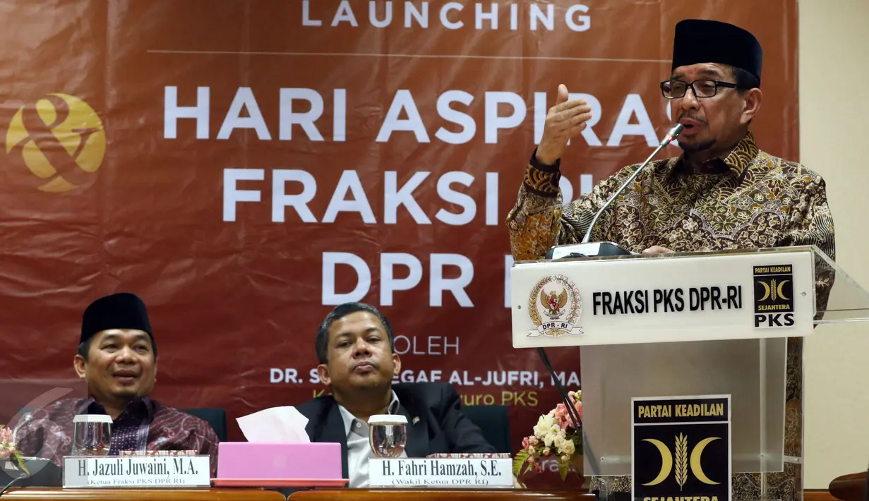Ketua Majelis Syuro PKS, Salim Segaf Al-Jufri memberi sambutan saat Launching Hari Aspirasi F-PKS, Jakarta, Selasa (17/11/2015). Hari Aspirasi Rakyat ini dalam rangka menjalankan amanah wakil rakyat yang berasal dari PKS. (Liputan6.com/Johan Tallo)