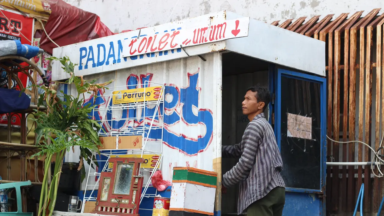 Mencari Toilet DI Kota Lama