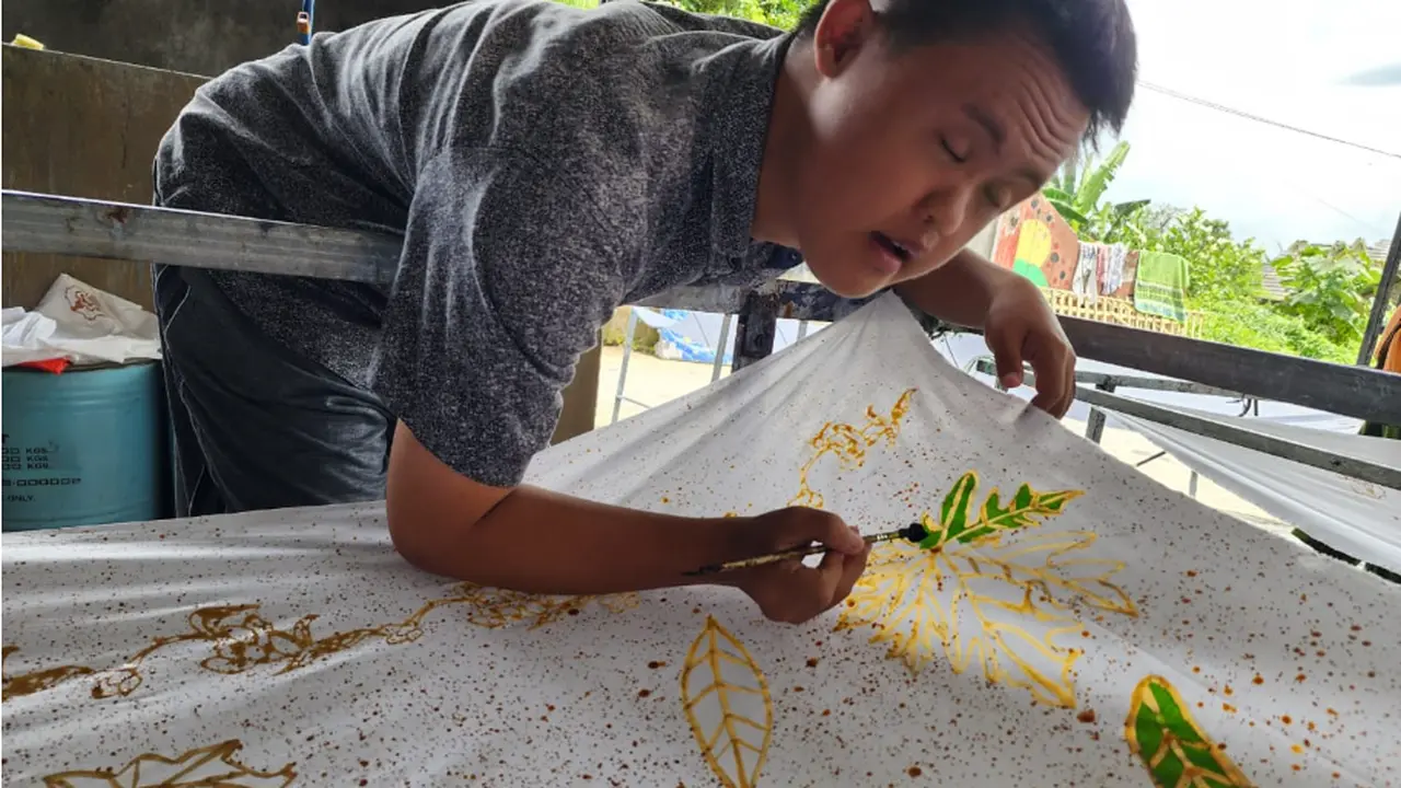 Batik Ciprat Karya Penyandang Disabilitas Jadi Pakaian Dinas Resmi ASN Kemensos, LSM Soroti Soal Produk KW