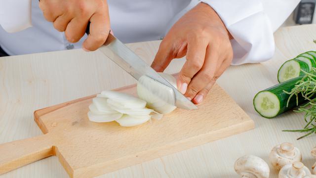 Cutting an Onion