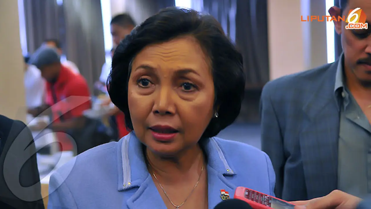 rita-subowo-koi-130625c.jpg