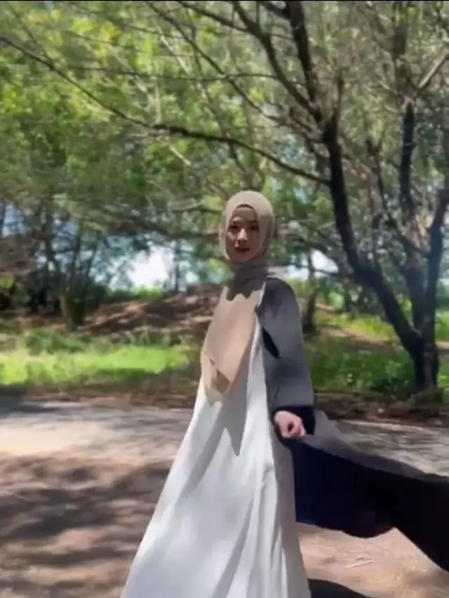Dara Sarasvati Berhijab