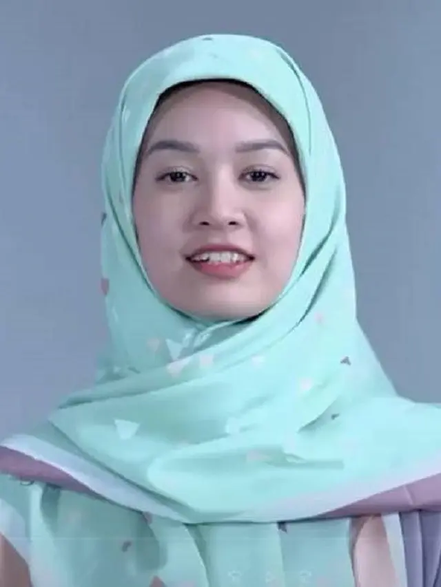 6 Potret Faradilla Yoshi saat Tampil Berhijab, Bikin Pangling