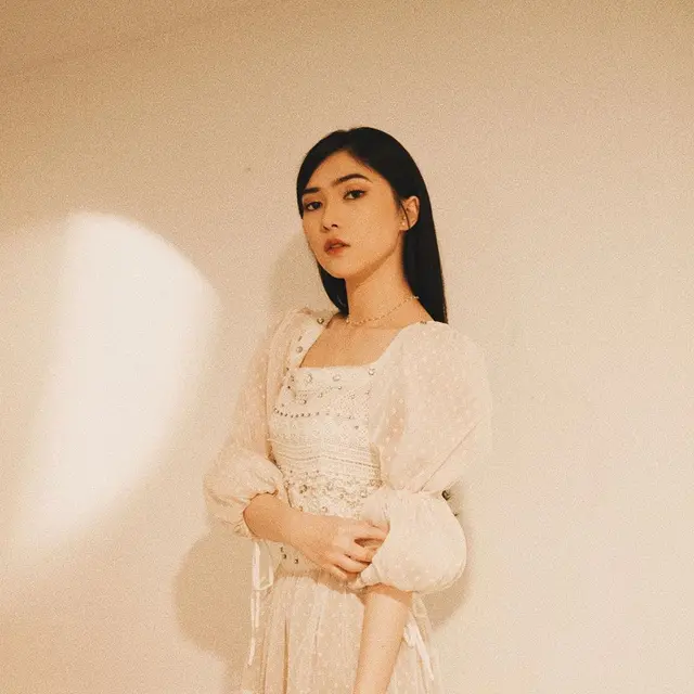 Biodata Isyana Sarasvati, Penyanyi Multitalenta dengan Segudang Prestasi