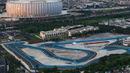 Jakarta International e-Prix Circuit merupakan sirkuit yang sengaja dibuat untuk menggelar kejuaraan balap Formula E 2022. Sirkuit ini berlokasi di Jakarta Utara dekat dengan Jakarta International Stadium (JIS). Panjang lintasannya mencapai 2,4 km dengan lebar 12 meter. Tantangan utama dari trek ini adalah lebarnya yang tidak terlalu lebar serta banyak tikungan blind spot. (Source: liputan6.com)