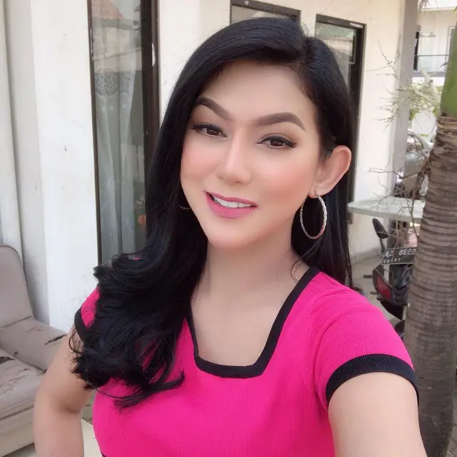 7 Potret Cantiknya Sania Velova, Pesinetron Adik Barbie Kumalasari