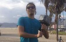 [Video] Pria ini bikin palu persis milik superhero Thor