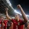 Ekspresi kegembiraan kapten Timnas Indonesia, Jay Idzes, setelah mengalahkan Timnas Bahrain 1-0 pada matchday kedelapan Kualifikasi Piala Dunia 2026 zona Asia di Stadion Utama Gelora Bung Karno, Jakarta, Selasa (25/3/2025). (Bola.com/Bagaskara Lazuardi)