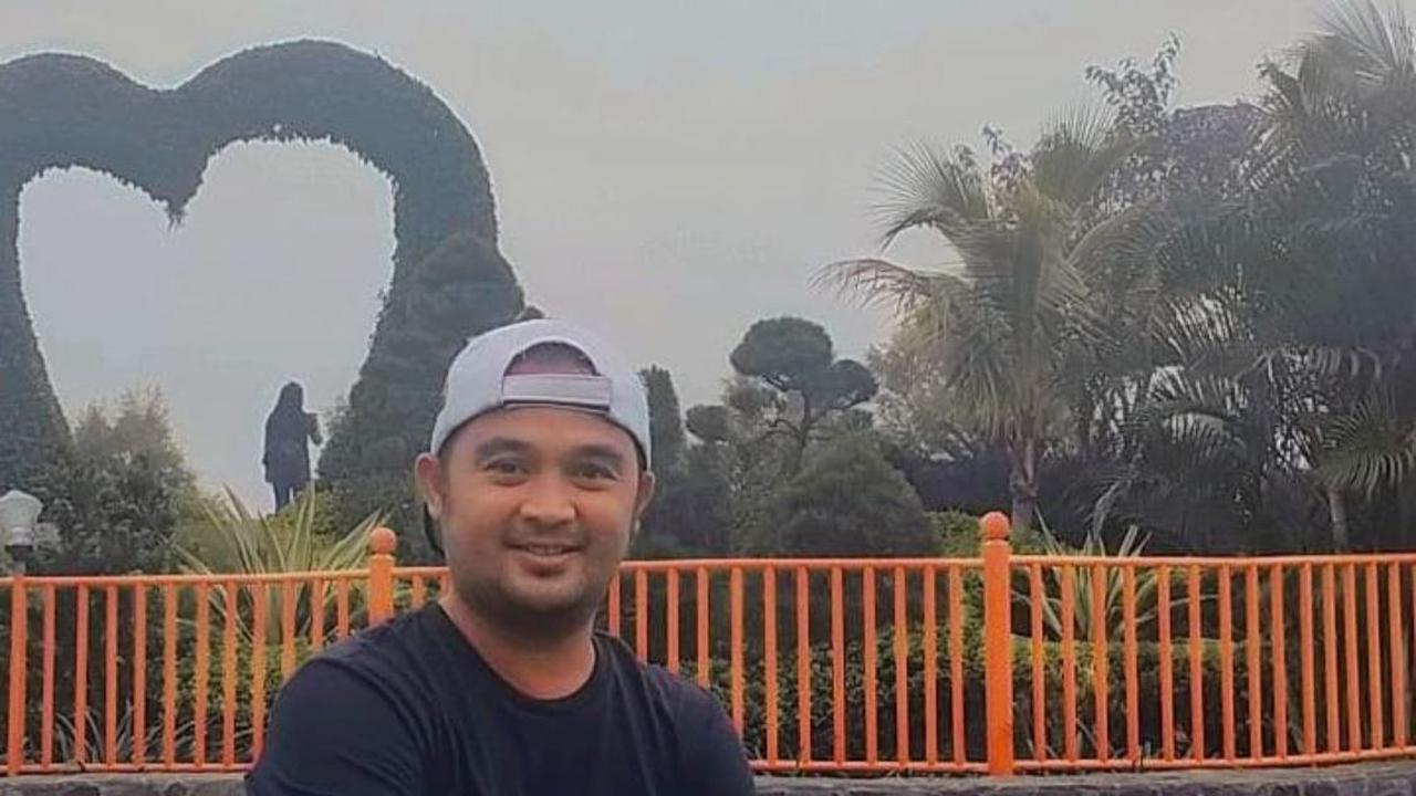 Potret Sandy Permana, Dari Model Juara Hingga Ikon Arya Soma 'Mak Lampir'