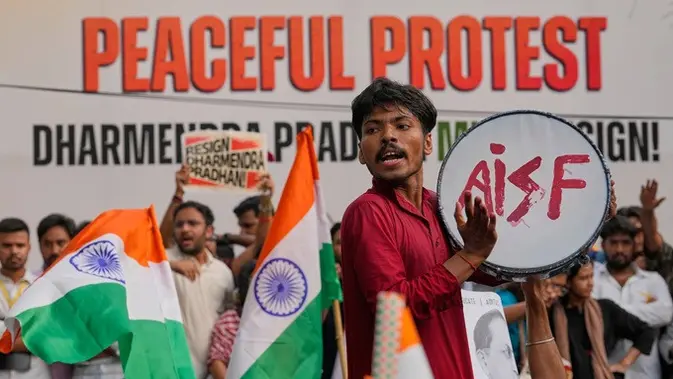 Menteri Pendidikan India Mundur Usai Didemo Gerakan Kecoak