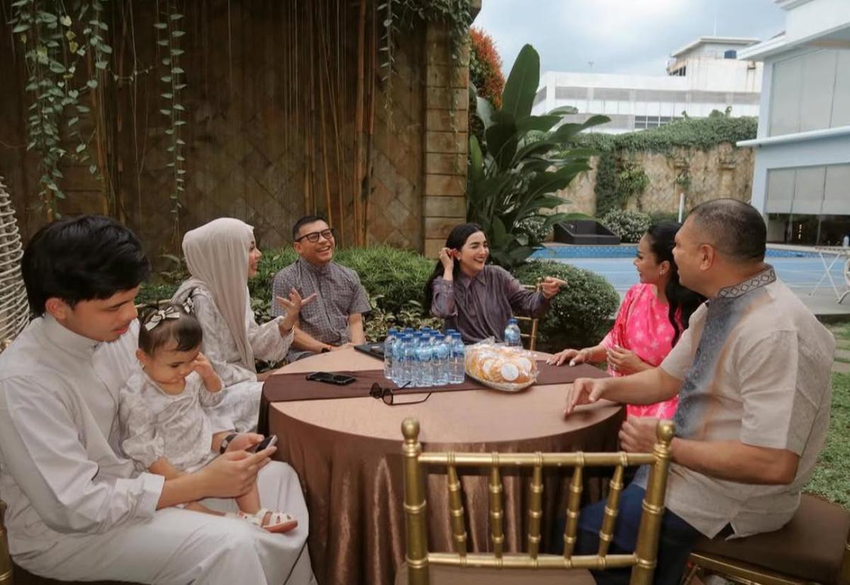 Aurel Hermansyah Rayakan Buka Puasa Bersama Krisdayanti dan Ashanty, Ini Momen Keakrabannya!