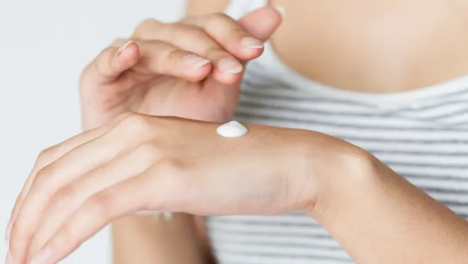 Macam-Macam Scrub, Manfaat dan Cara Menggunakannya yang Benar Biar Hasilnya Maksimal