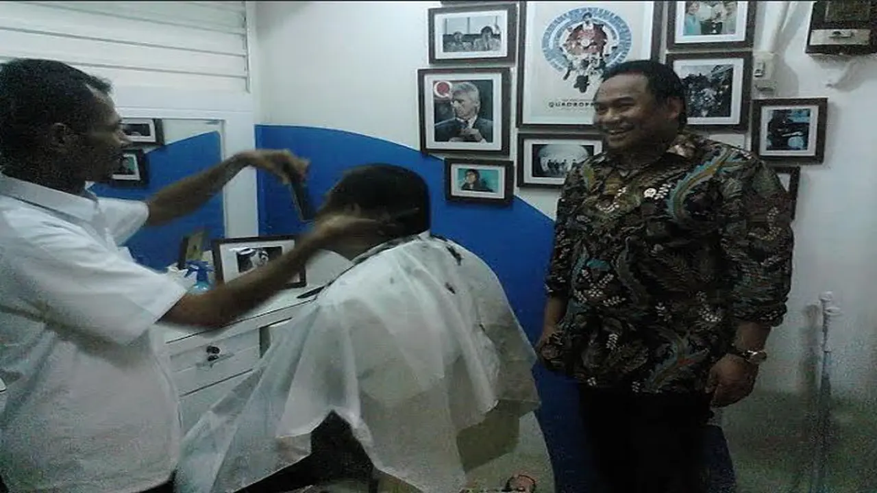 menteri koperasi dan ukm potong rambut