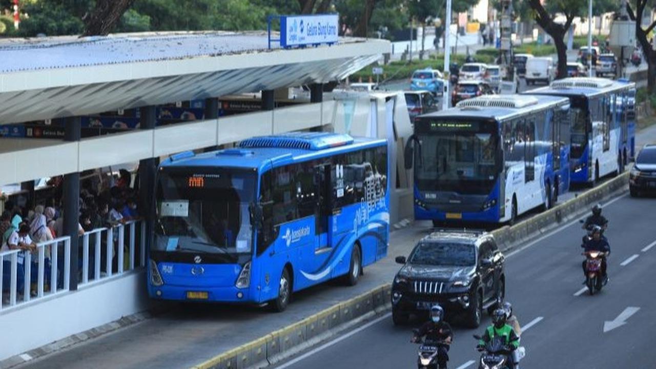 Kabar Gembira, Khusus Besok Tarif Transjakarta Rp1 buat Penumpang Wanita dan Berlaku Sampai Pukul 00.00 WIB