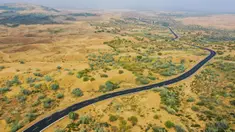 Pemandangan Gurun Kubuqi di Wilayah Dalad, Ordos, Daerah Otonom Mongolia Dalam, China, 14 September 2020. Setelah kerja keras selama puluhan tahun, Gurun Kubuqi yang dahulu dikenal sebagai "laut kematian" dan bahkan burung kesulitan melintasinya, kini telah berubah menjadi hijau. (Xinhua/Lian Zhen)