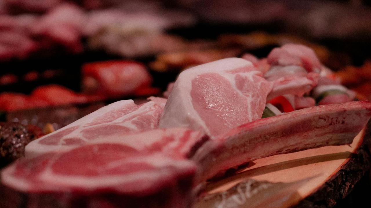 ilustrasi penyimpanan daging