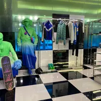 Kabar gembira dari Louis Vuitton Indonesia! Louis Vuitton MSS’22 POP UP dibuka untuk umum di Plaza Indonesia mulai 10 Februari hingga 15 Maret 2022. /Foto: Fimela.com - Adinda Tri Wardhani.