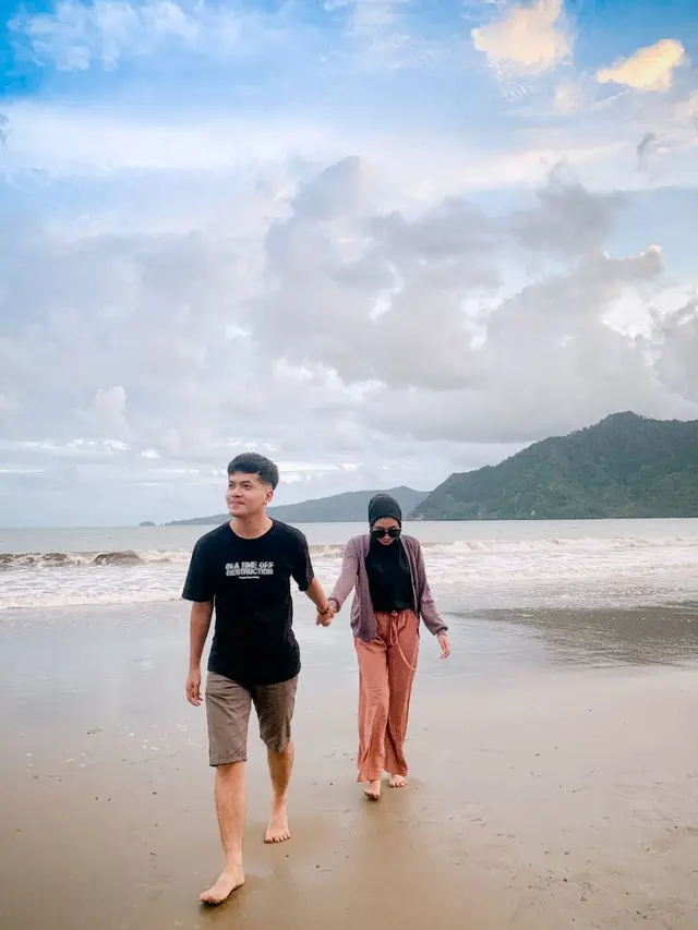 Sudah Menikah, Ini 6 Potret Romantis Dayat Idola Cilik dan Istri