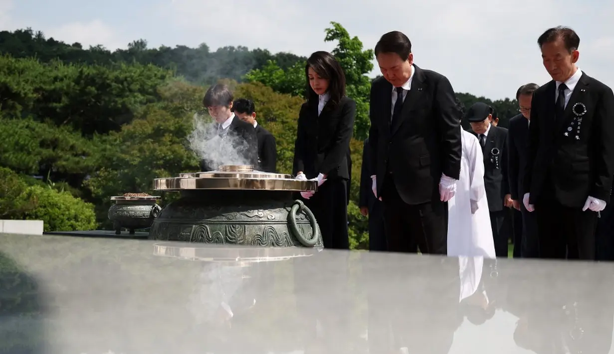 <p>Dengan yang pertama terjadi lebih awal dan berlangsung selama satu hari dan yang kedua terjadi di akhir tahun, berlangsung selama lebih dari enam hari. Pertempuran terpisah ini memiliki tujuan yang sama yaitu perjuangan Korea untuk menjadi negara merdeka yang terpisah. (KIM HONG-JI/POOL/AFP)</p>