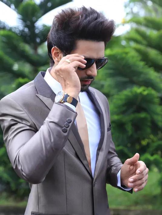 "Saya merasa luar biasa. Kita juga menikmati (proses syuting) karena di Indonesia bekerja sangat cepat, di India lebih lama," ucap Shakti Arora, Selasa (7/3/2017). (Adrian Putra/Bintang.com)