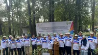 Kepala SKK Migas Dwi Soetjipto melakukan penanaman pohon di Taman Wisata Alam Punti Kayu sebagai bagian program penanaman pohon hulu migas di Wilayah Sumatera Bagian selatan sebanyak 444 ribu pohon di tahun 2023.(Dok SKK Migas)