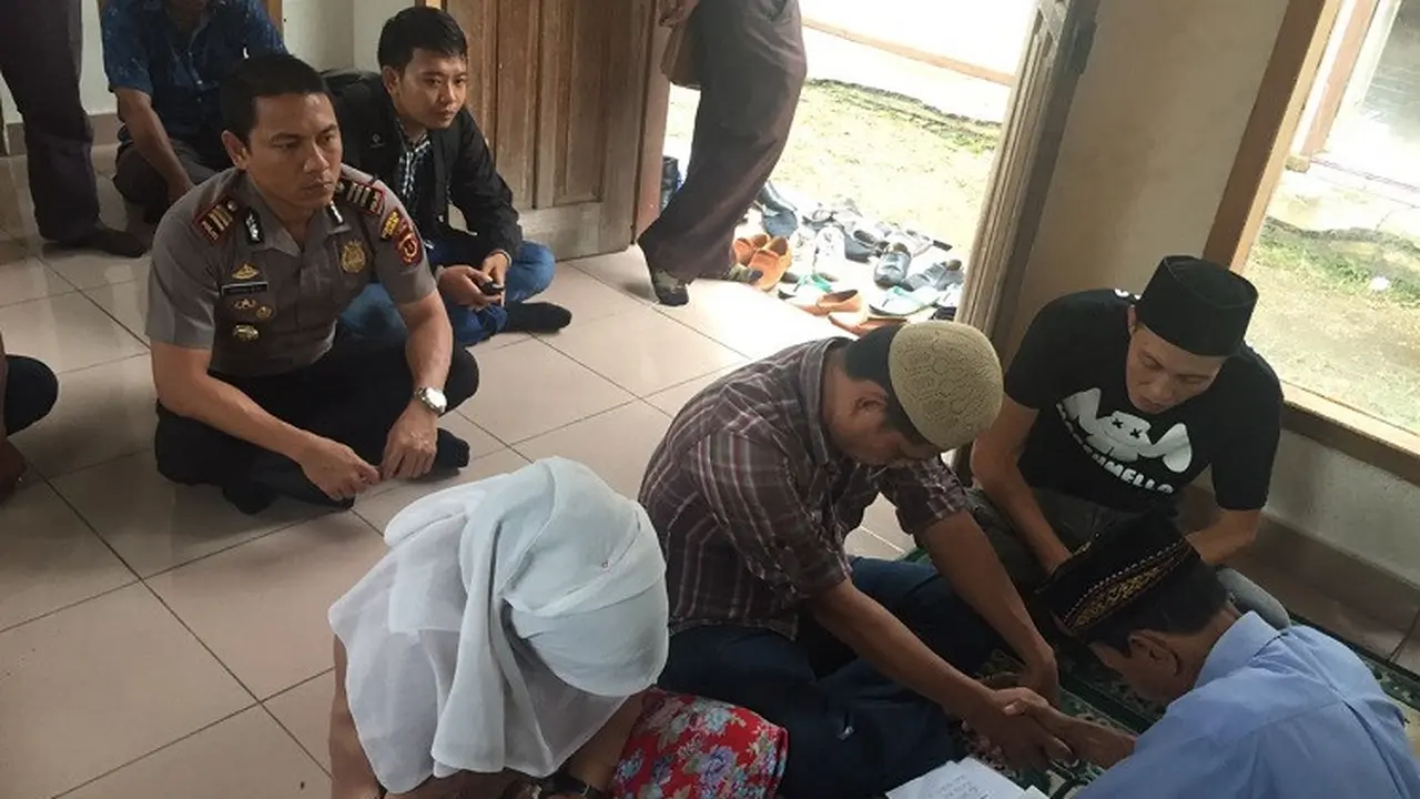Tahanan Polsek di Jambi menikah