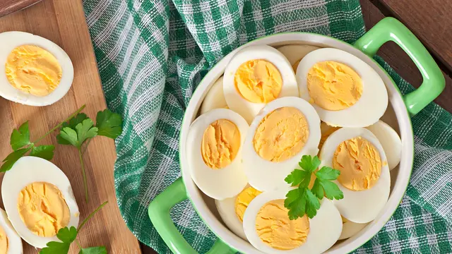 Menu Kombinasi dengan Telur Rebus [Dok/freepik.com]