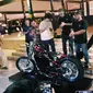 Pameran modifikasi motor, Kustomfest 2022 di Yogyakarta kembali mengadakan tradisi undian berhadiah atau luckydraw bagi pengunjung yang beruntung.