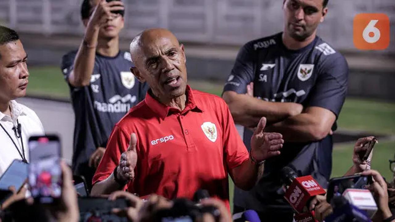 Simon Tahamata Hadir di Sesi Latihan Tim Garuda, Ingin Tularkan Filosofi Sepak Bola Ajax ke Indonesia