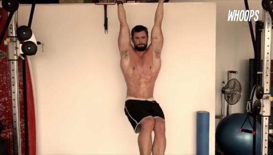 WHOOPS: Aktor Hollywood Ini Bocorkan Tips Agar Punya Badan Seksi 