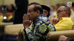 Dewan Parkar Partai Golkar, Akbar Tandjung menghadiri Seminar Nasional Partai Golkar, Jakarta, Kamis (19/10). Acara tersebut mengambil tema "Revitallisasi Ideologi Pancasila Sebagai Landasan Partai Golkar". (Liputan6.com/Johan Tallo)