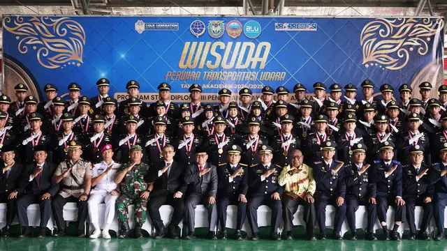 Wabup Mujiono Ajak Lulusan Akademi Penerbangan Banyuwangi Jadi Pelopor Seaplane Indonesia