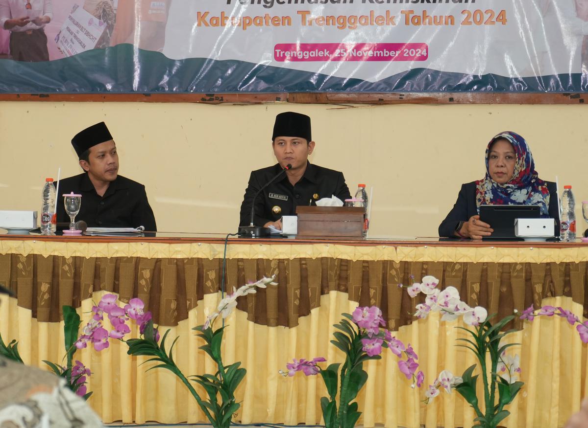 Bupati Mochamad Nur Arifin Saat Rakor Capaian Kinerja Penurunan Kemiskinan Kabupaten Trenggalek tahun 2024