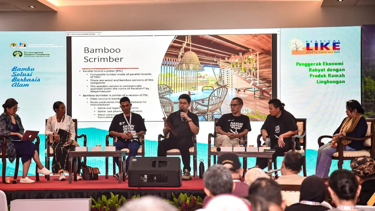 Talkshow bertema Bambu Solusi Berbasis Alam: “Penggerak Ekonomi Rakyat dengan Produk Ramah Lingkungan” pada Festival Lingkungan, Iklim, Kehutanan, Energi Terbarukan (LIKE), yang diselenggarakan KLHK di Jakarta (18/09/2023) (Istimewa)