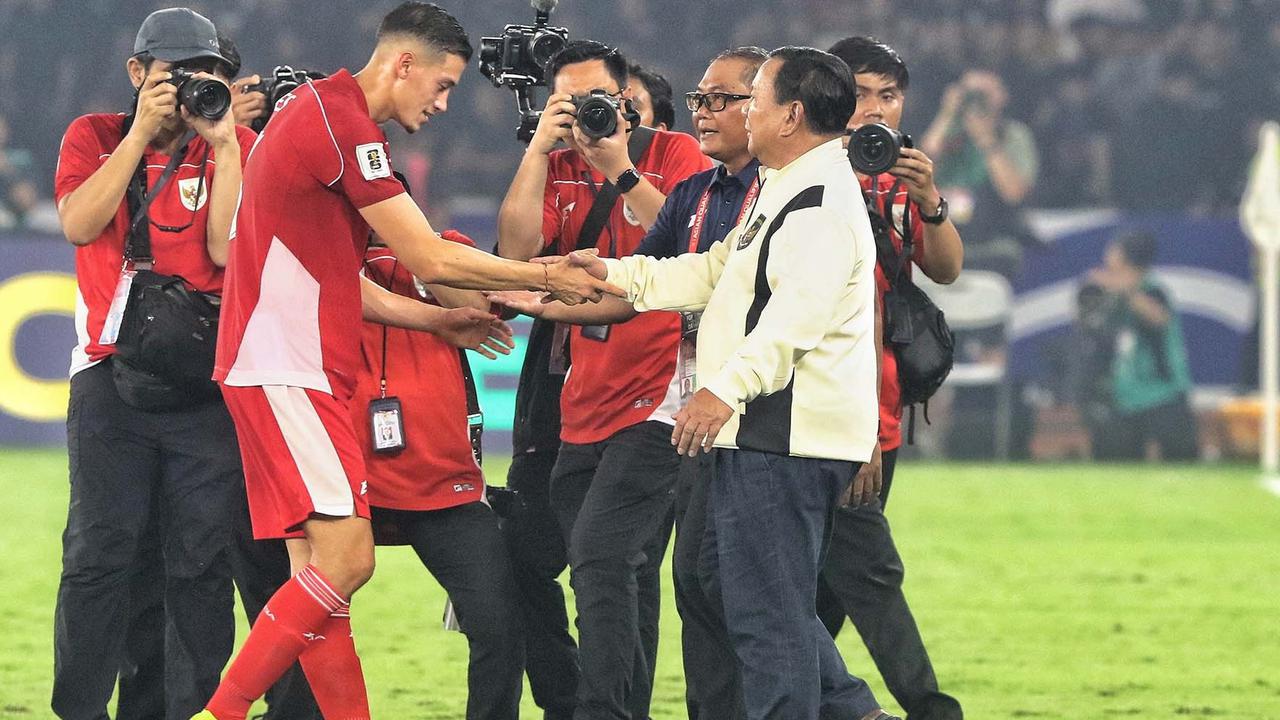 Serba Serbi Laga Timnas Indonesia vs China, Prabowo Joget Silat hingga Jay Idzes Amankan Titik Pinalti
