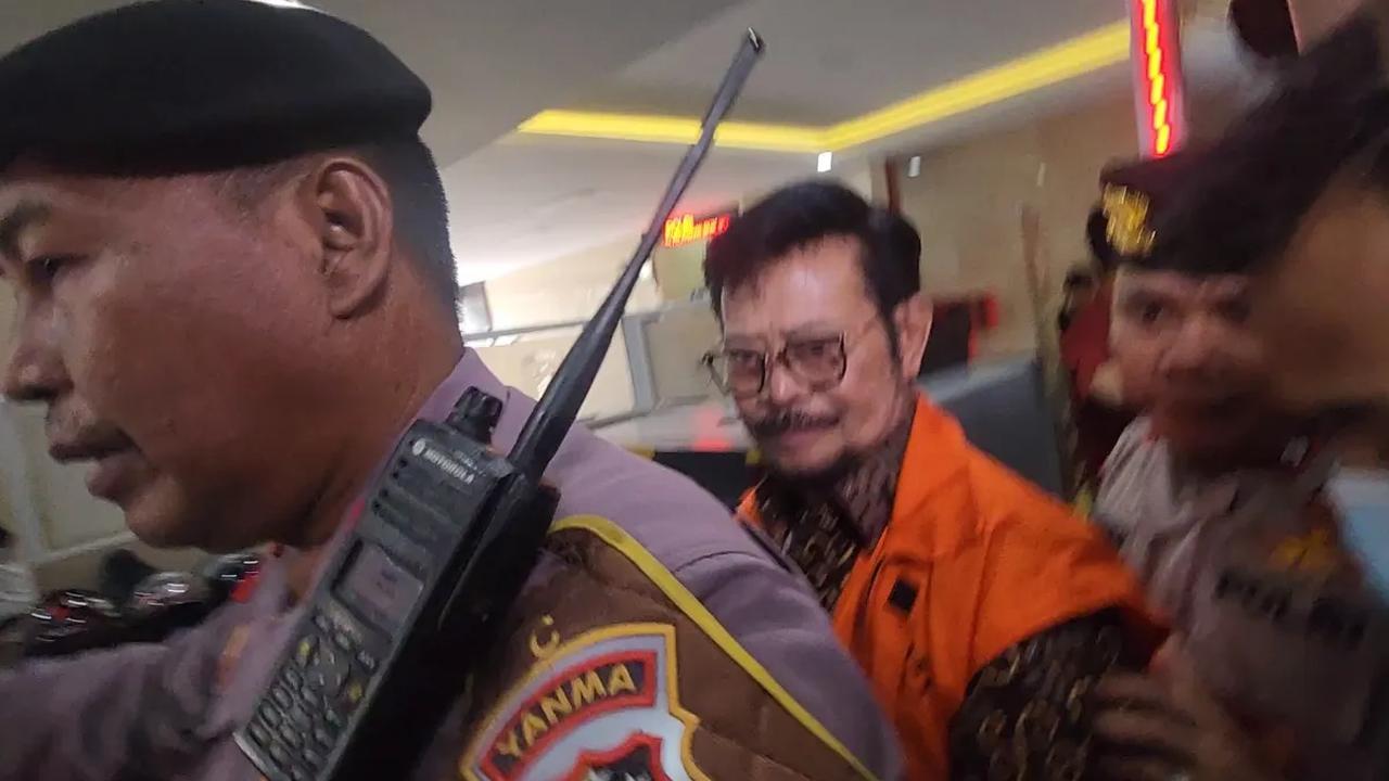 SYL juga enggan mengungkap ke publik apa saja yang disampaikannya kepada penyidik. Sebab, SYL mengaku yang disampaikannya kali ini telah masuk ke dalam teknis pokok perkara.<br>