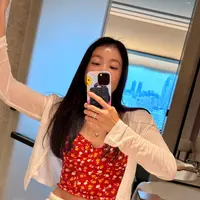 Mirror selfie cantik Lee Si Young. (instagram.com/leesiyoung38)