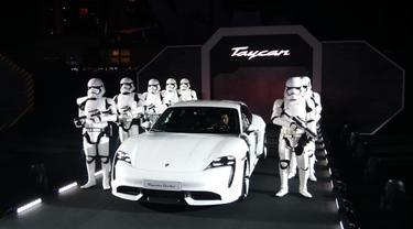 Porsche Asia Pasifik secara resmi memeprkenalkan mobil listrik terbaru mereka Taycan untuk pasar otomotif global tahun 2020 mendatang