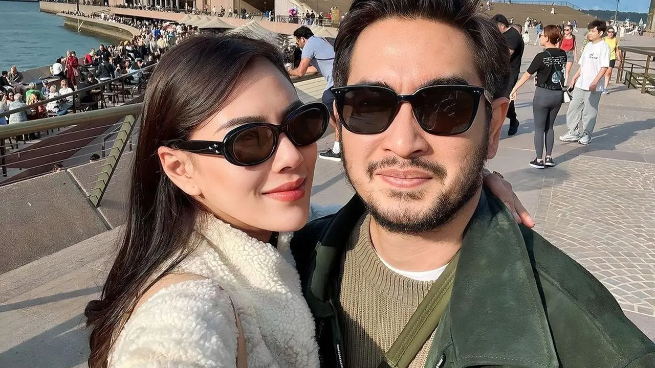 Syahnaz Sadiqah baru saja pulang liburan dari Australia bersama sang suami, selama di negeri Kangguru dia selalu membagikan keseruannya