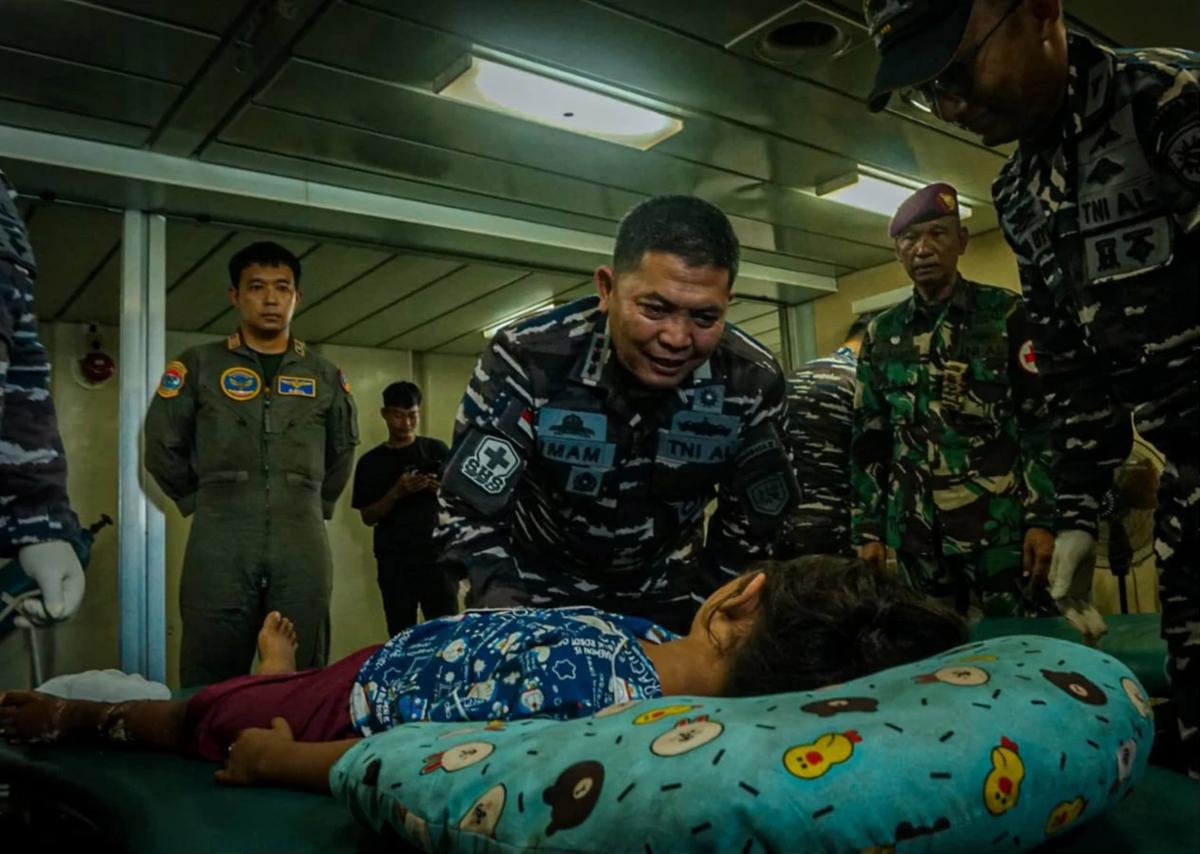 FOTO: Kondisi Pasien Anak Korban Bencana Sumatra Pascaoperasi di KRI dr Soeharso
