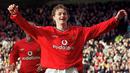 Ole Gunnar Solskjaer telah mencetak total 91 gol dalam 235 penampilan Liga Inggris selama 11 musim. Pemain asal Norwegia tersebut mengakhiri karirnya bersama MU dengan mengoleksi 12 gelar, enam diantaranya gelar Liga Inggris. (AFP/Robin Parker)