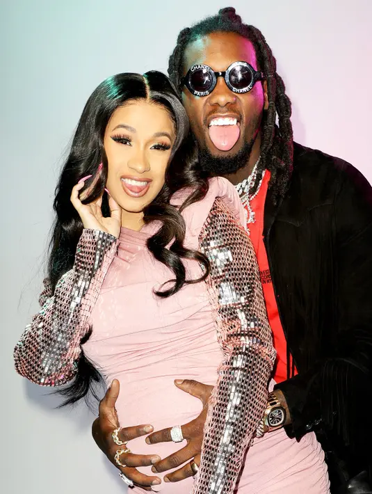 Cardi B dan Offset menikah diam-diam di Atlanta pada 20 September 2017. Offset pun mengaku bahwa mereka sudah menikah di BET Awards 2018. (John Parra/Telemundo/NBCU Photo Bank via Getty Images)