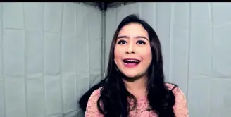 Prilly Latuconsina menjajal peruntungannya di dunia musik dengan berduet bersama Pasto. Aliando Syarief pun tak mau kalah, ia ingin duet dengan Agnes Monica.